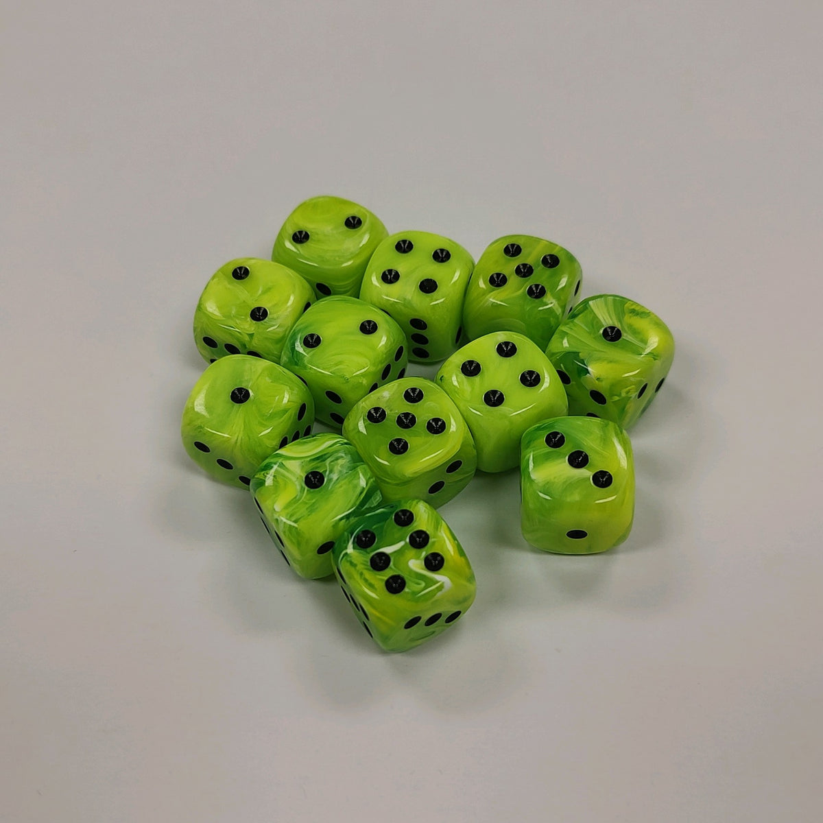 Opaque 16mm Dice w/ Rounded Corners Green w/Black Pips (Vortex) (12 Pk)